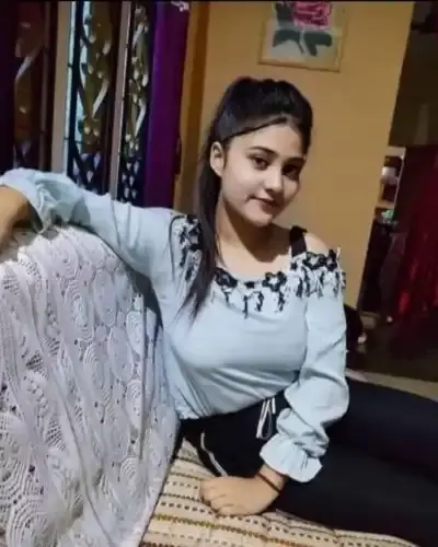 Call Girls Service in Amboli